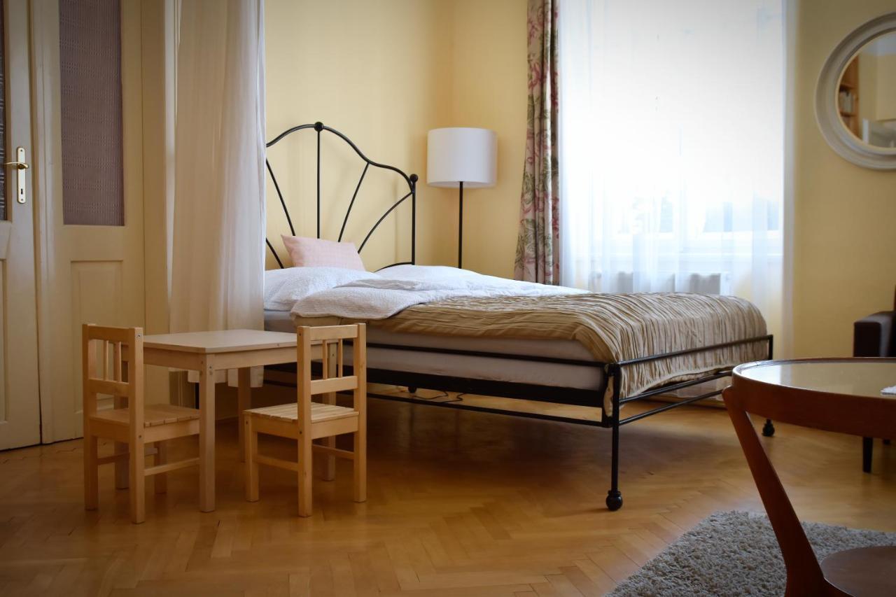 Family Apartment Pisek City Centre Ii. エクステリア 写真